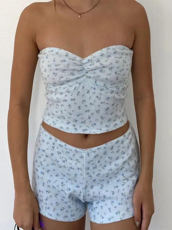 Blue printed tube top and lace shorts set