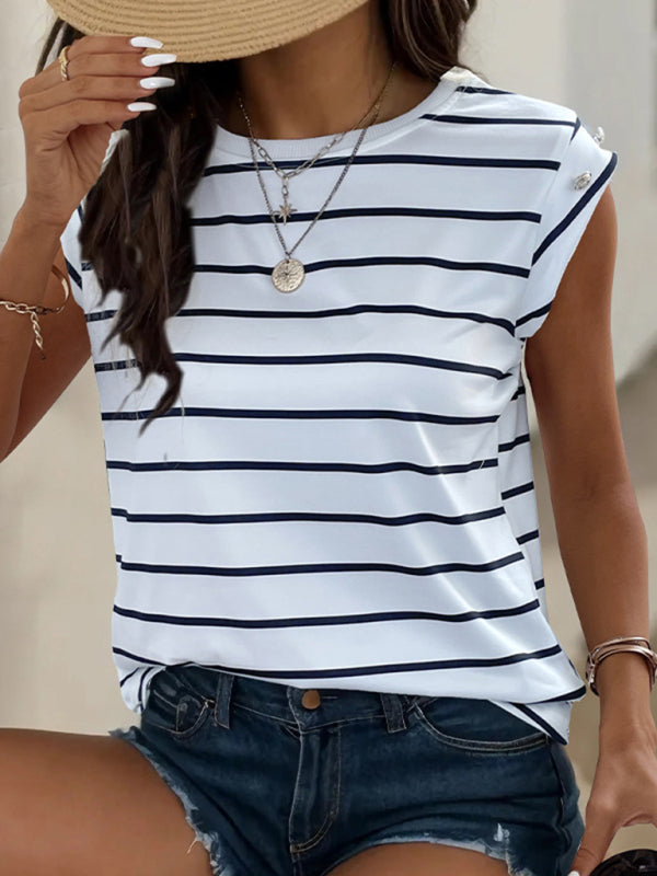 Sleeveless striped T-shirt with accessories