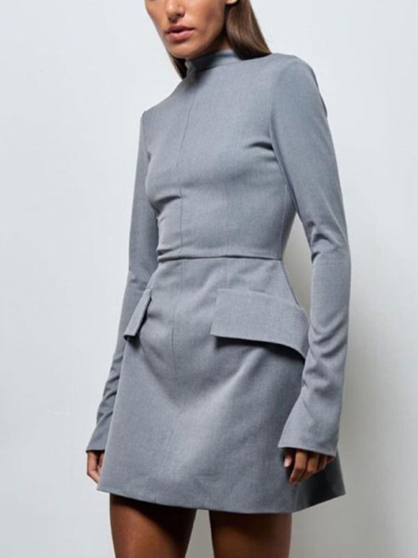Neues, modisches, hüftbetontes Kleid mit halbhohem Kragen und Schlitztaschen