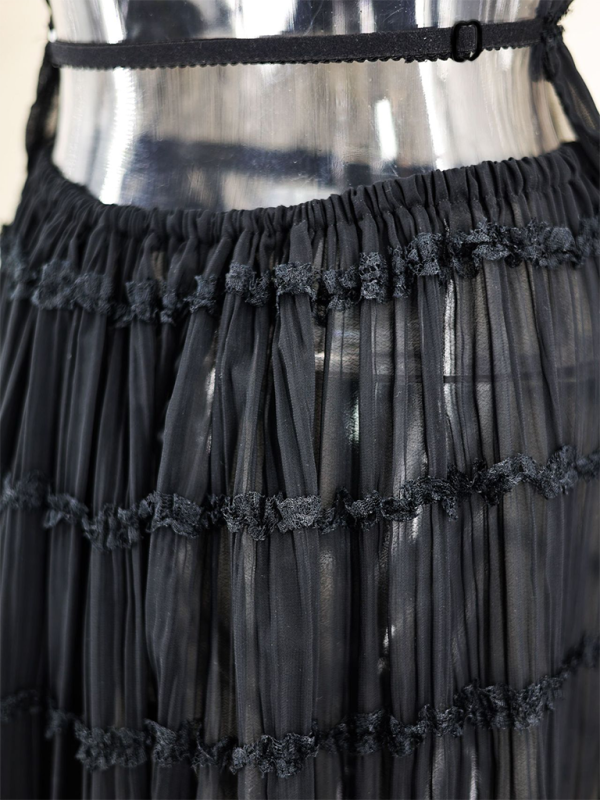 Rückenfreies Neckholder-Top-Set mit Schnürung und zweiteiliger langer Chiffon-Plissee-Rock mit Ohrringen