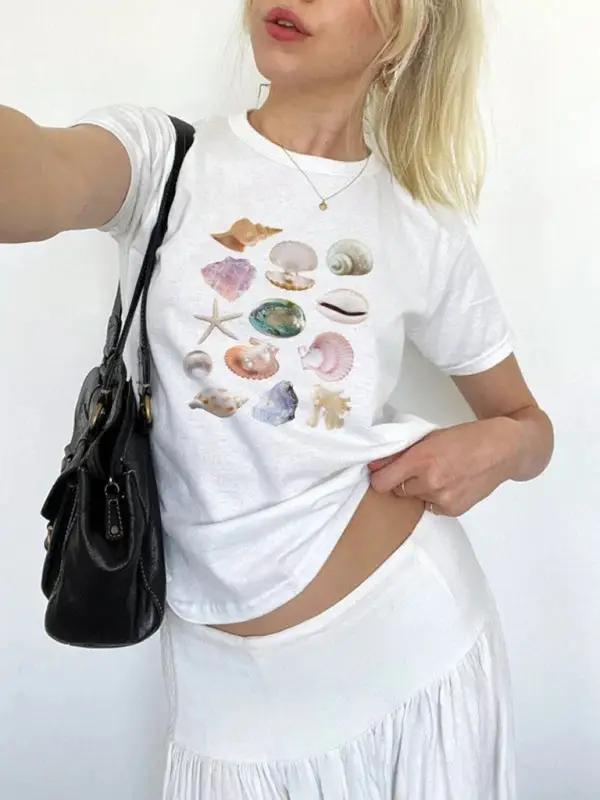 White T-shirt featuring seashell print, short-sleeved