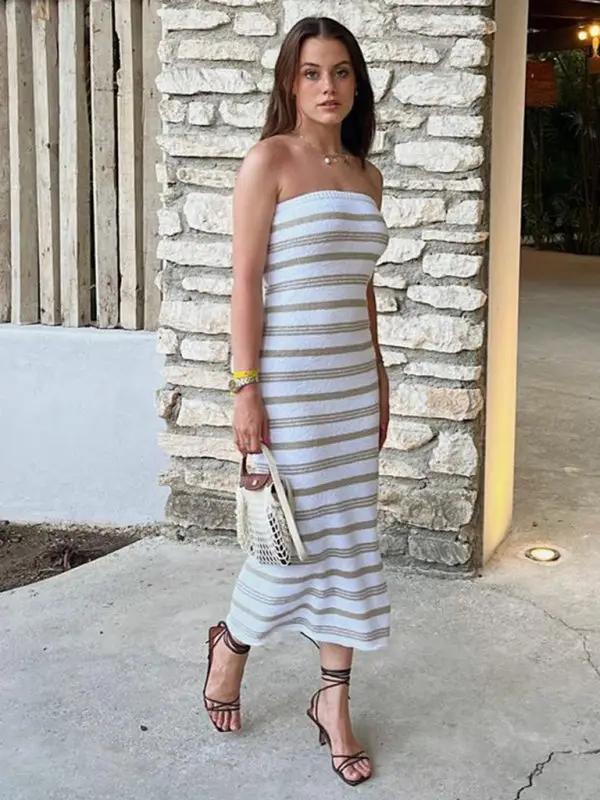 Casual striped tube top skirt, woman holding a bag