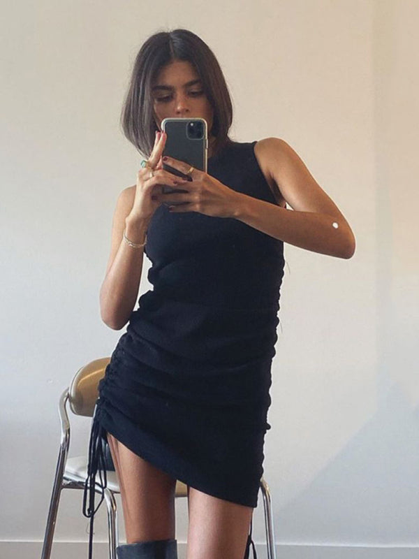 Neues, hüftbetontes Trägerkleid mit schmaler Passform