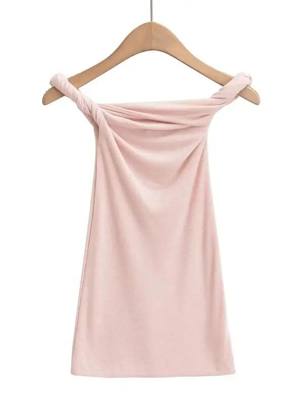 Pink twisting one-line collar slim T-shirt on hanger