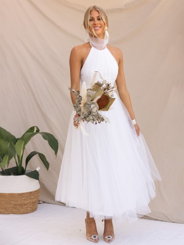 Neues Neckholder-Rollkragenkleid aus Netzstoff
