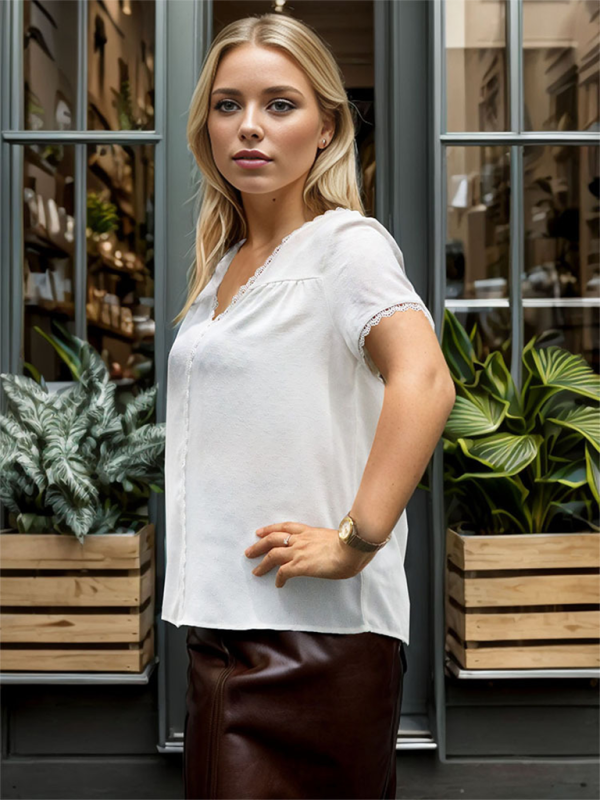 Fashionable women&