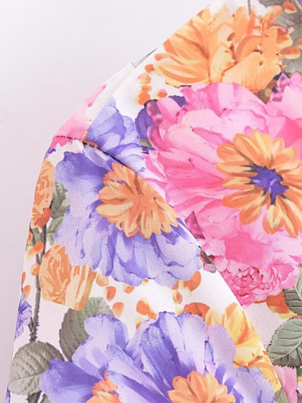 Neues kurzärmliges Kleid mit französischem Blumenmuster auf der Brust und Taille sowie A-Linien-Rock