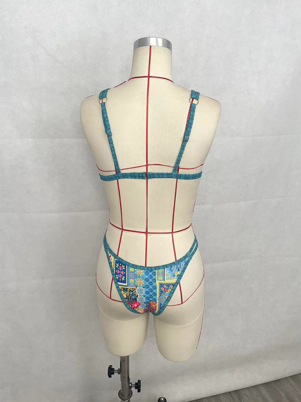 Fashionable and Sexy Vacation Women&