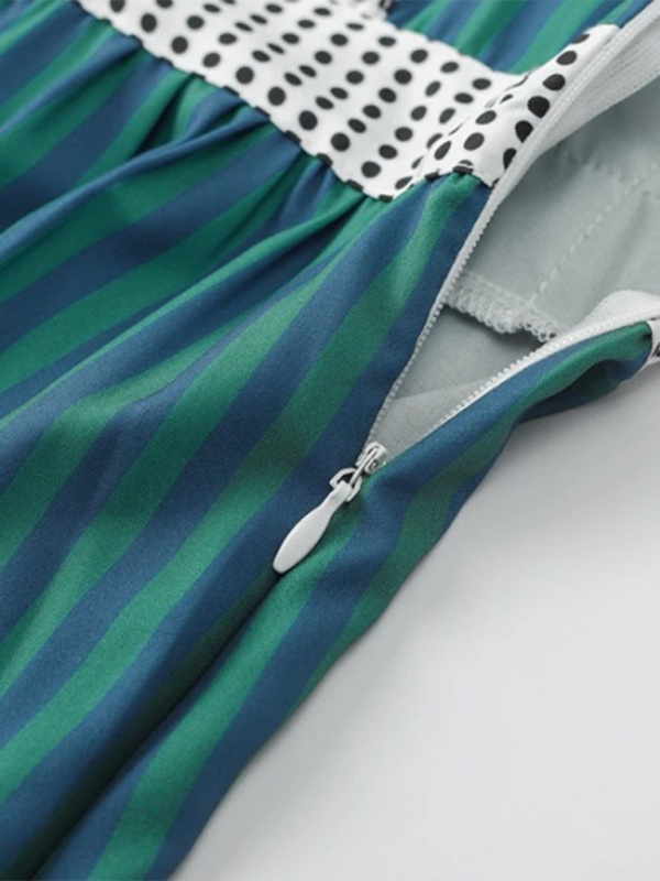 Modisches Patchwork-Kleid mit eckigem Ausschnitt und Kontrast