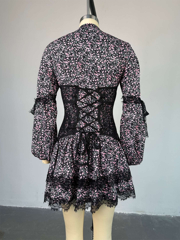 Neues süßes, frisches Spitzenkleid mit langem Ärmel und frischem Druck