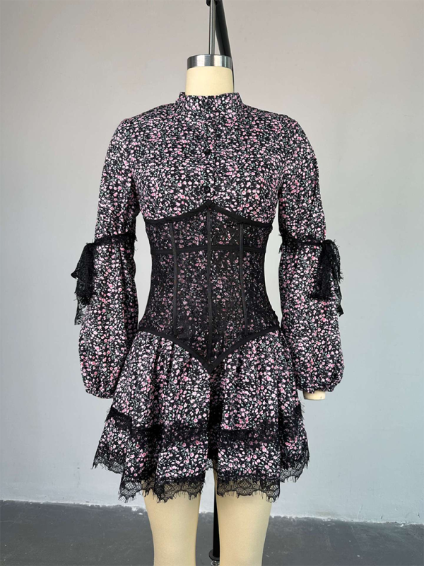 Neues süßes, frisches Spitzenkleid mit langem Ärmel und frischem Druck