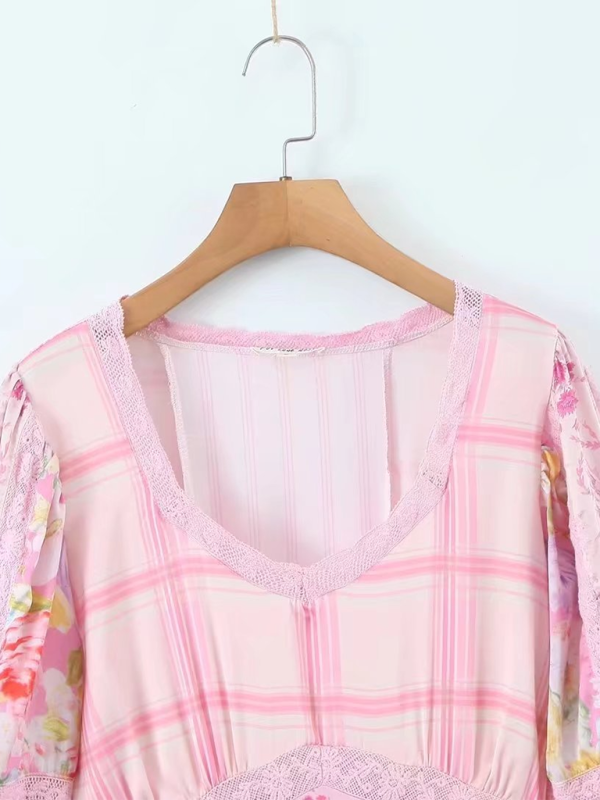 Neues langärmliges Kleid mit Farbblock-Spitzennähten