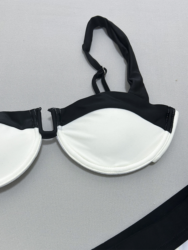 Schwarz-weißer geraffter zweiteiliger Badeanzug für Damen