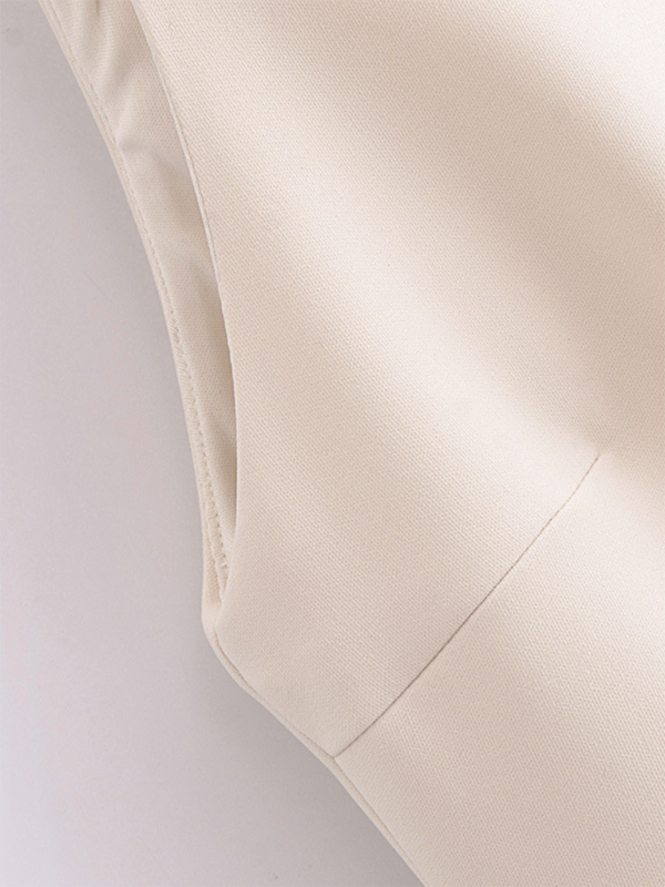 Figurbetontes Kleid mit Gürtel