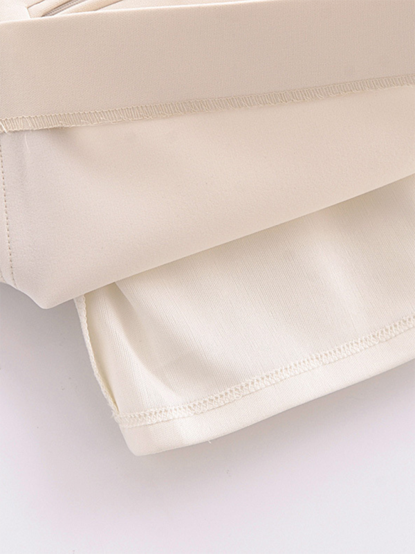 Figurbetontes Kleid mit Gürtel