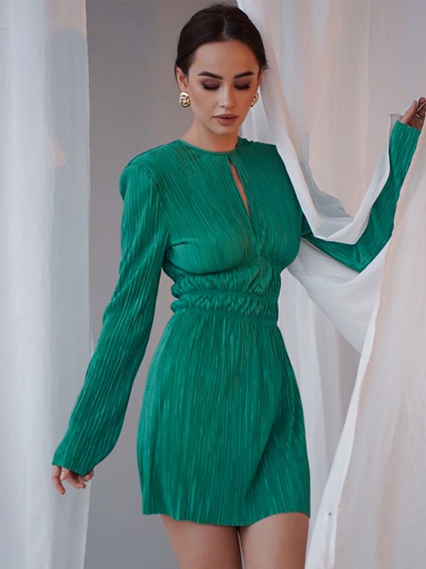Mini robe plissée à la mode pour femmes, avec découpe en trou de serrure, ourlet cintré à la taille et manches longues