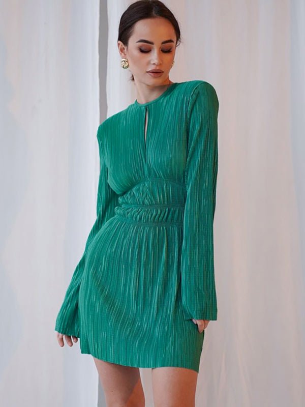 Mini robe plissée à la mode pour femmes, avec découpe en trou de serrure, ourlet cintré à la taille et manches longues
