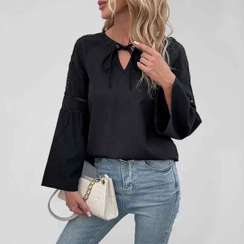 Damen-Langarmshirt aus gewebter Spitze mit V-Ausschnitt und Nähten