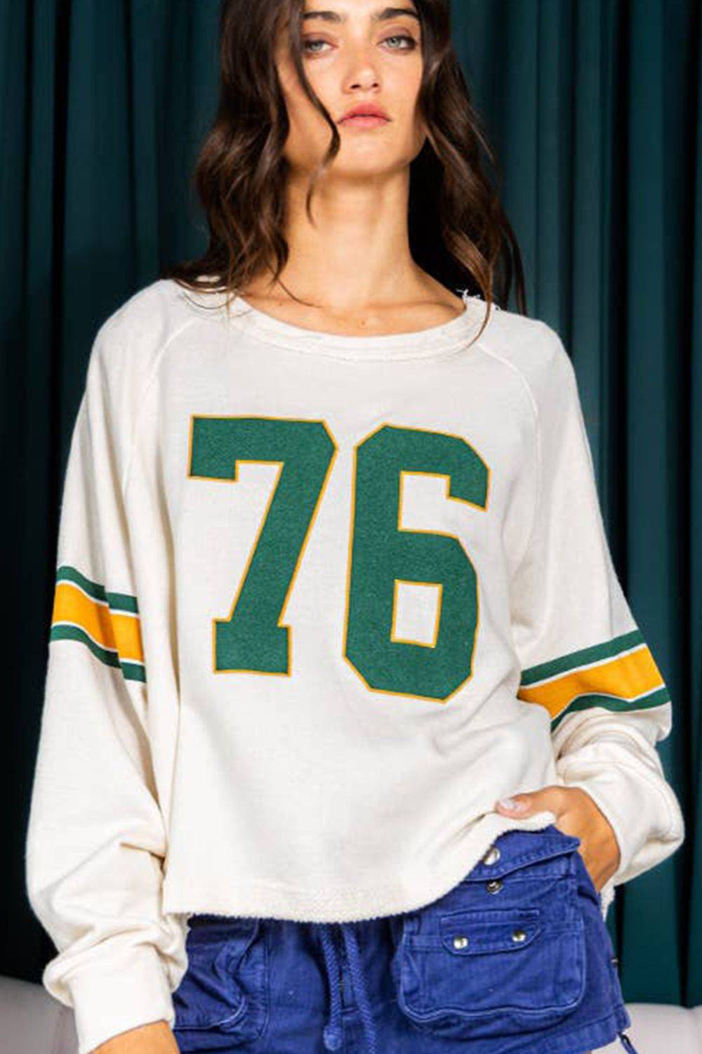 Casual round neck top with number 76 design