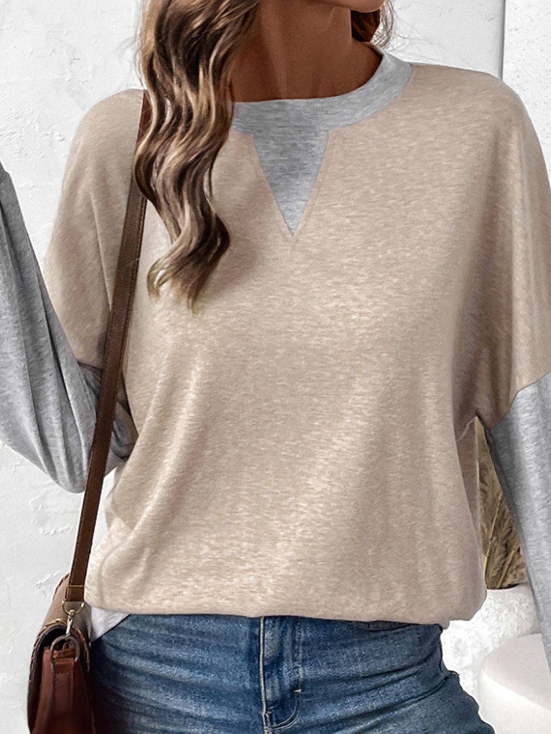 Perfee contrast round neck long sleeve T-shirt close-up