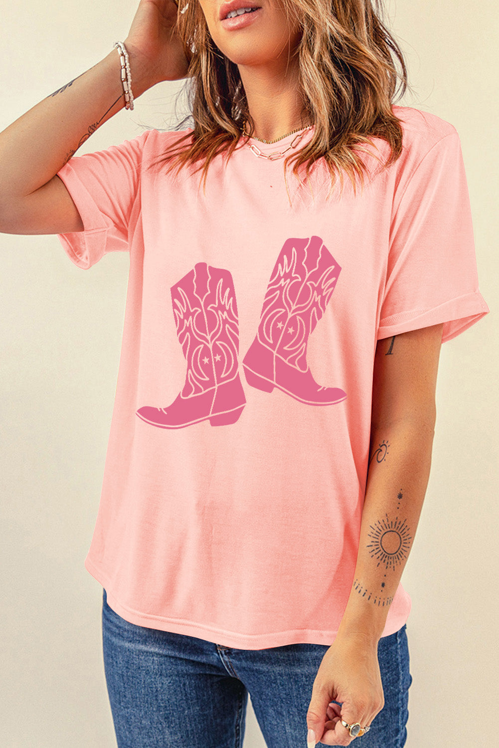 Pink T-shirt with boots graphic, round neck, short sleeves