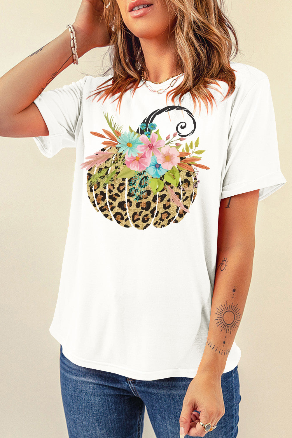 Round neck T-shirt featuring leopard pumpkin and flowers