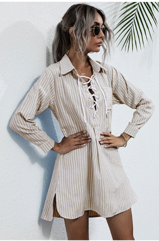 Chemise mi-longue rayée à revers pour femme