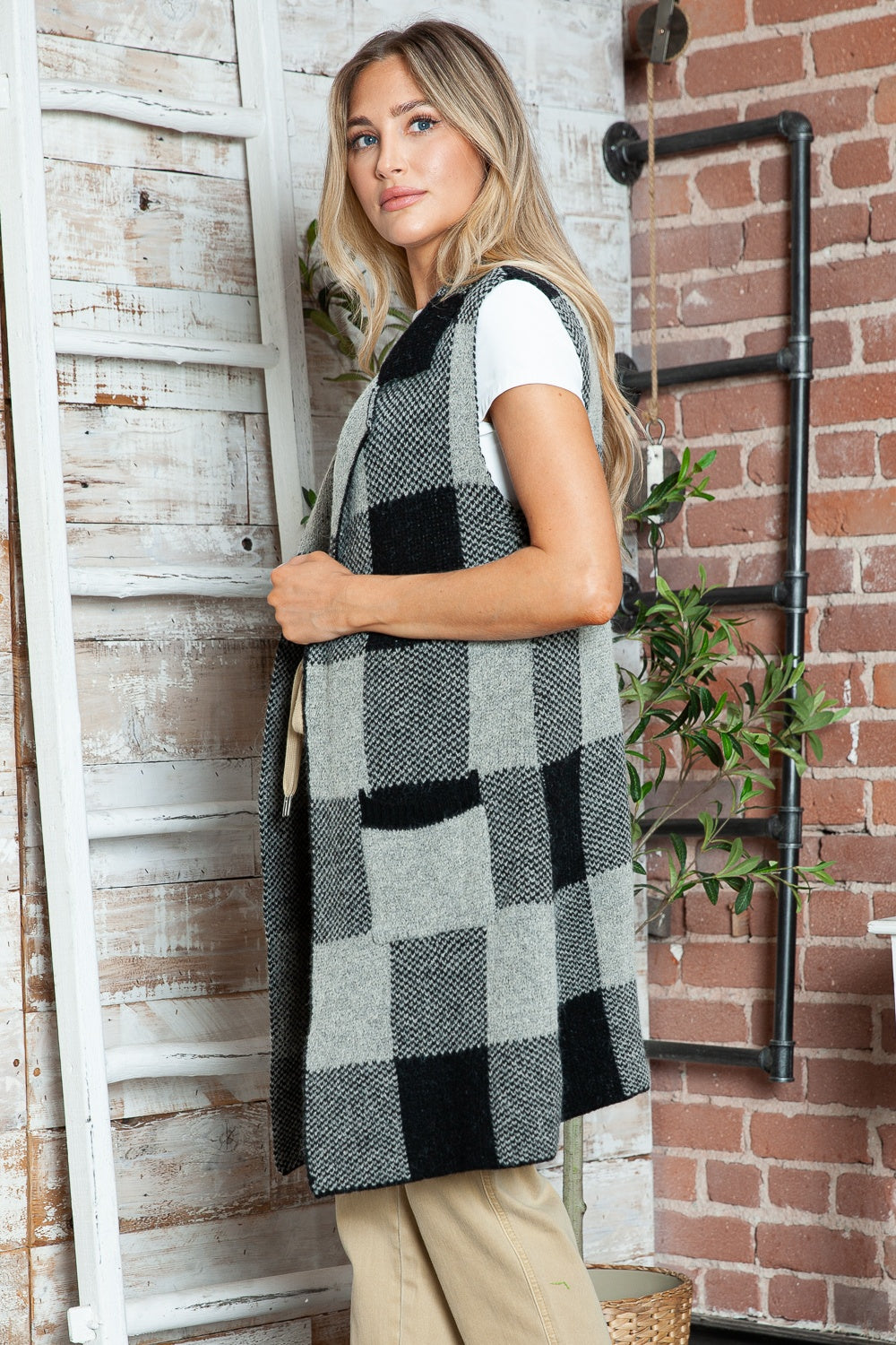 Plaid Lapel Collar Sleeveless Cardigan