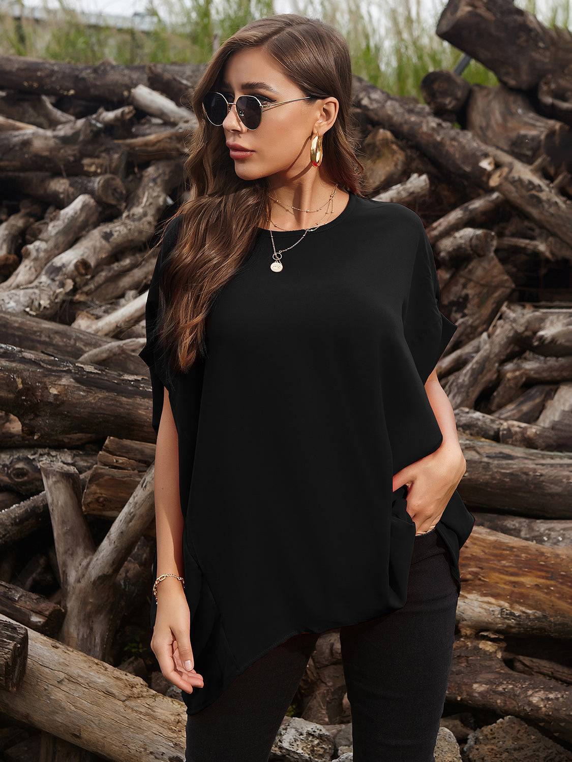 Black round neck short sleeve T-shirt, casual style