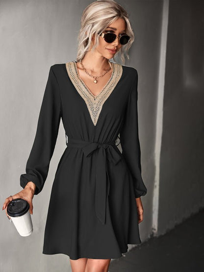 Fashion V-neck lace long-sleeved dress