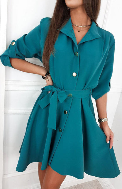 Robe à ceinture de couleur unie à revers pour femmes 