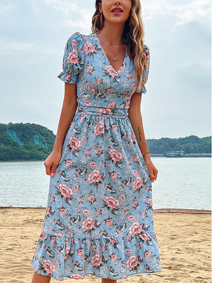 Slim summer European and American seaside holiday women&