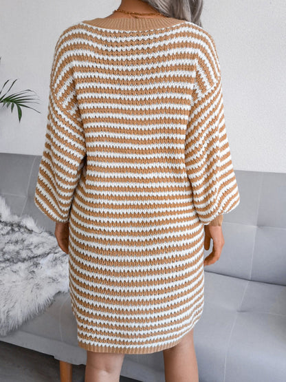 Robe tricotée en laine creuse à rayures pour femmes 