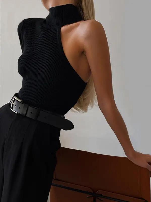 Stylish black one shoulder jumpsuit, elegant fit