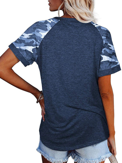 Damen-T-Shirt mit lässigem Camouflage-Motiv und Mosaik-Rundhalsausschnitt und kurzen Ärmeln 