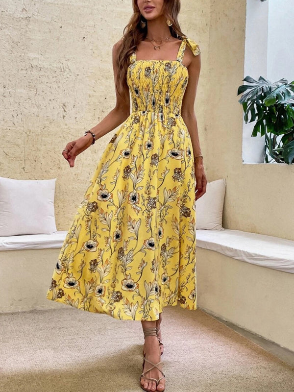 Robe smockée à plusieurs niveaux et imprimé floral pour femmes 