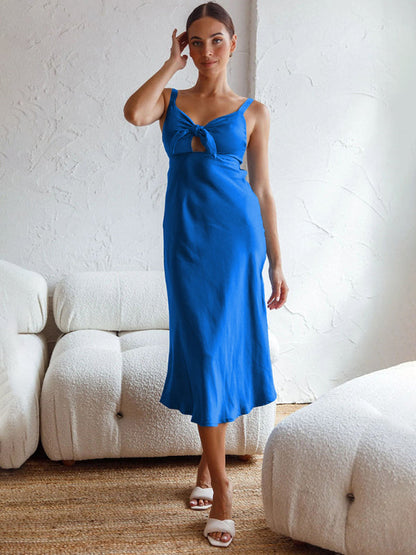 Robe midi en satin découpée à nouer sur le devant de couleur unie pour femmes 