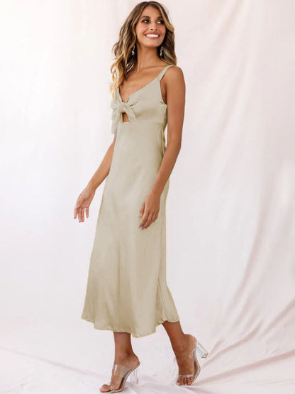 Robe midi en satin découpée à nouer sur le devant de couleur unie pour femmes 