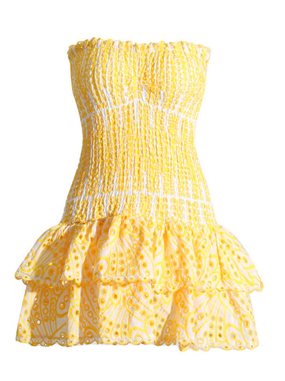 Neu eingetroffenes, trägerloses, schmales, besticktes kurzes Kleid mit Rüschensaum 