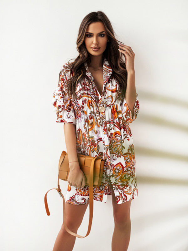 Kleid mit plissiertem Stehkragen und Rüschenmuster