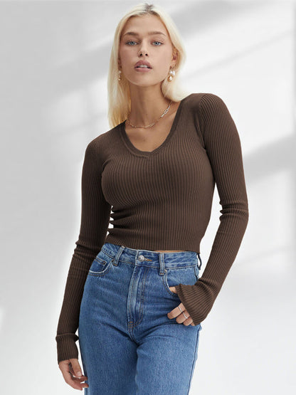 Elegant long-sleeved v-neck knitted top