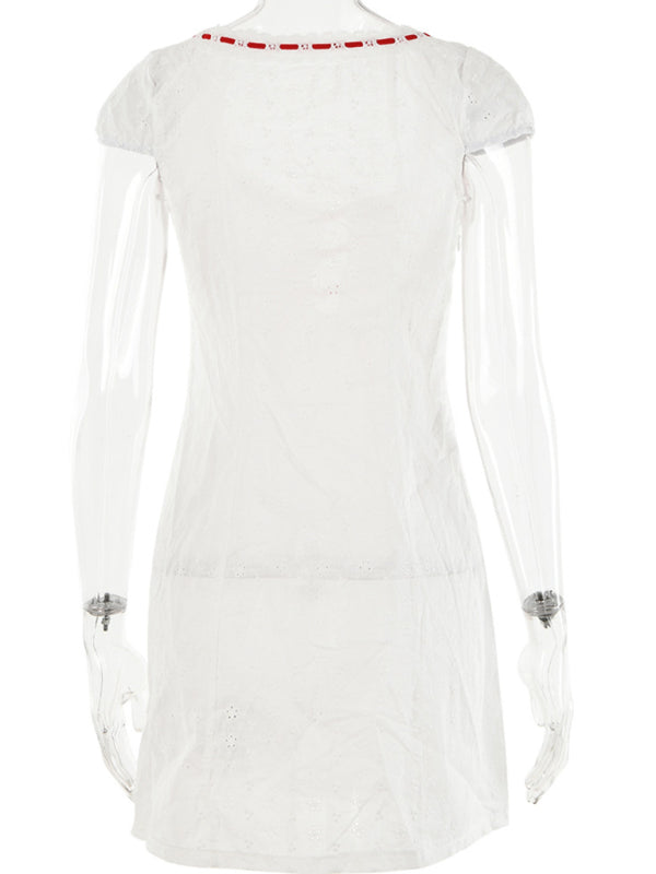 Damenkleid mit Fliege und Spitze und eckigem Ausschnitt