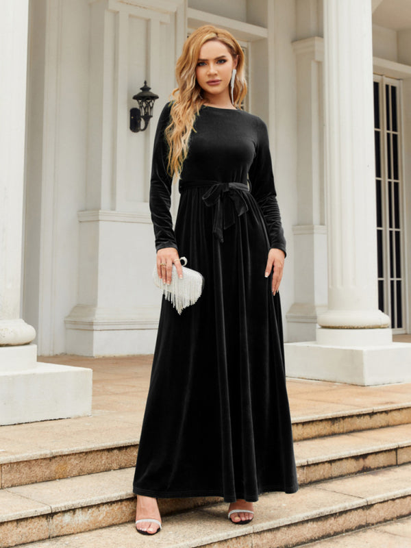 Damenkleid aus goldenem Samt mit Rundhalsausschnitt und Gürtel 