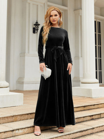 Damenkleid aus goldenem Samt mit Rundhalsausschnitt und Gürtel 