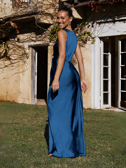 Robe femme sans manches plissée nouée col V 