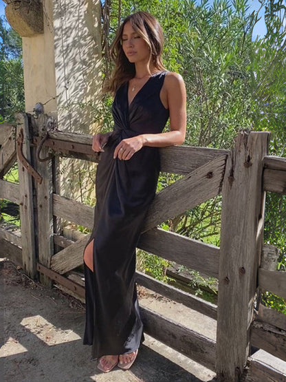 Robe femme sans manches plissée nouée col V 