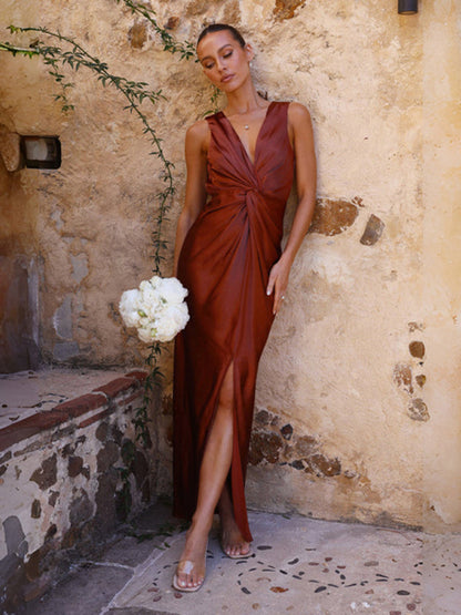 Robe femme sans manches plissée nouée col V 