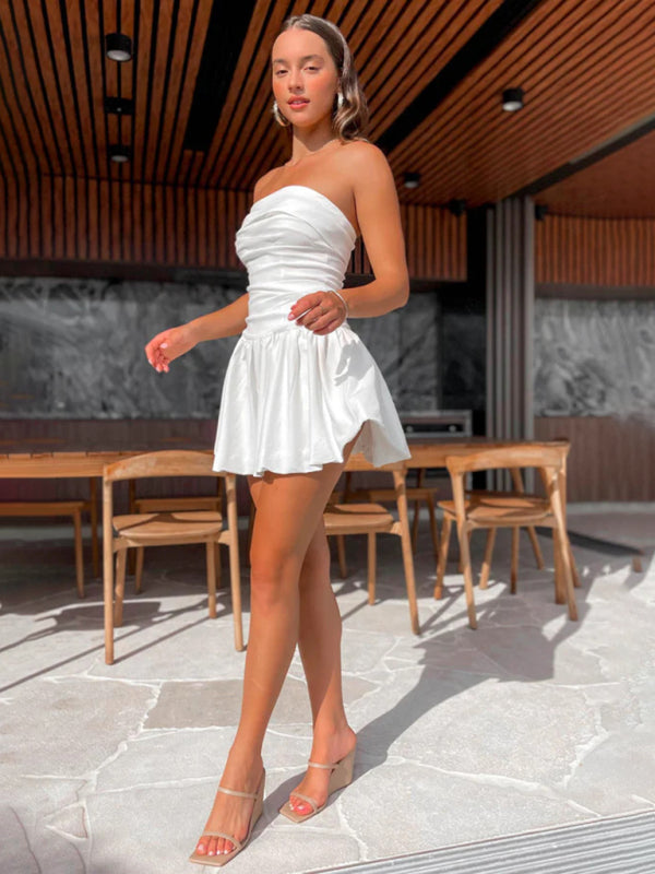 Trägerloses, plissiertes, einfarbiges kurzes Damenkleid