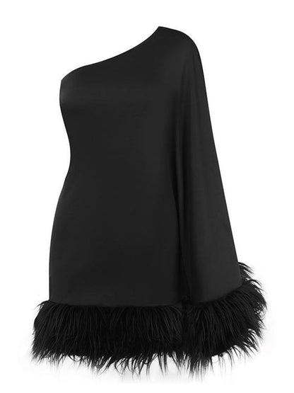Sexy Cape-Kleid mit einer Schulter und pelzigem Saum für Damen 