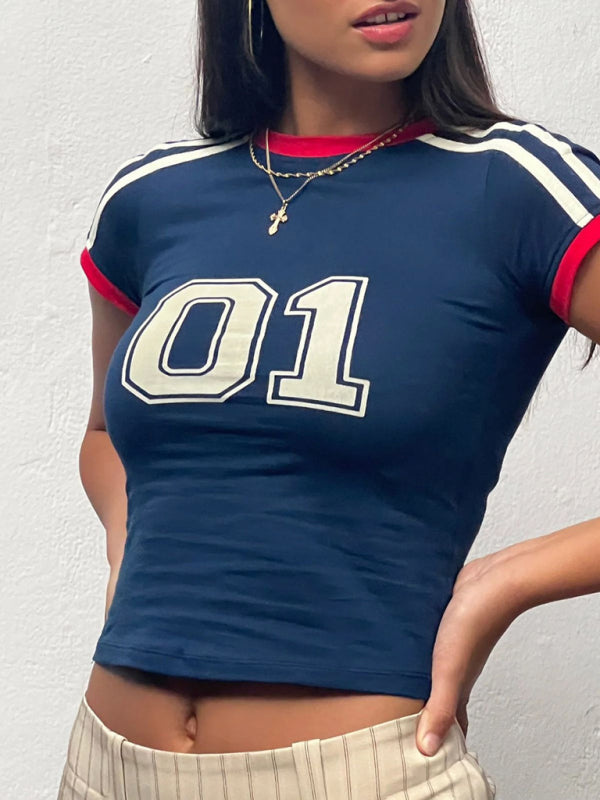 T-shirt court coupe slim à imprimé numérique contrasté pour femme 